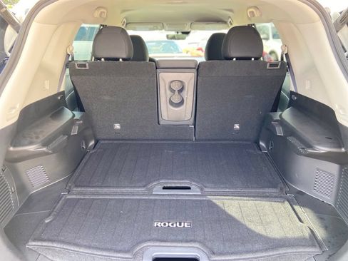 Used 2019 Nissan Rogue SV FWD image 25