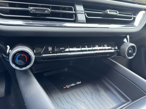 New 2025 Chevrolet Equinox EV RS image 22