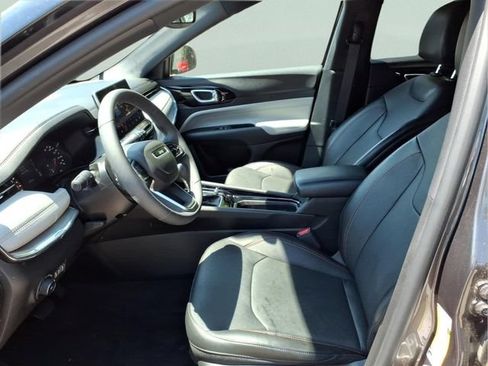 Used 2023 Jeep Compass Limited AWD/4WD image 15