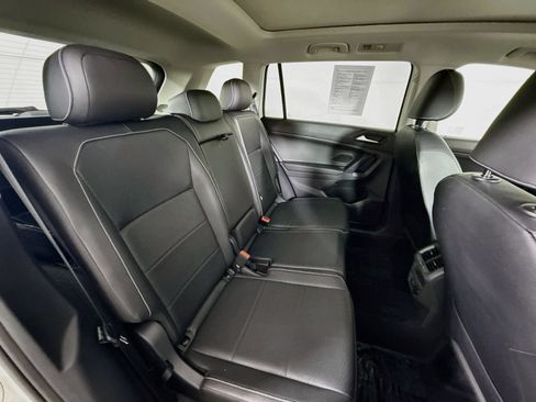 Used 2021 Volkswagen Tiguan SEL AWD/4WD image 26