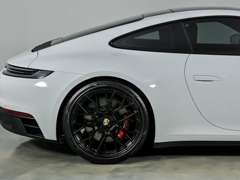 Used 2024 Porsche 911 Carrera GTS RWD image 13