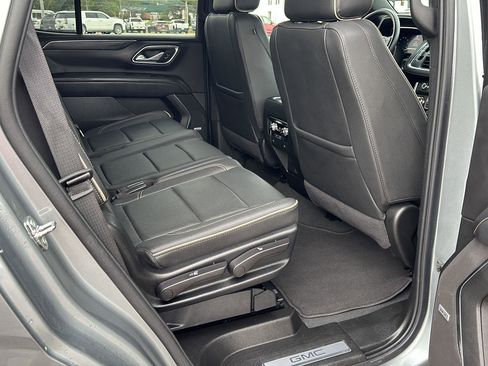 Used 2024 GMC Yukon SLT image 23
