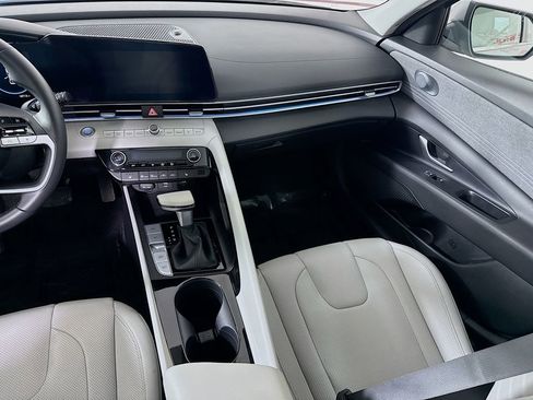 Certified 2023 Hyundai Elantra Limited image 29