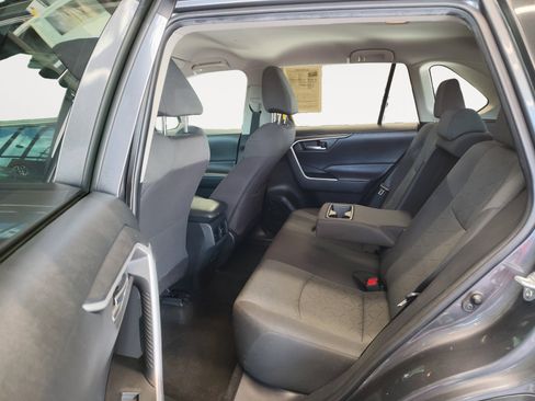 Used 2021 Toyota RAV4 XLE FWD image 25