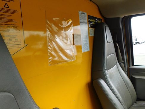 Used 2021 GMC Savana 3500 Extended w/ Power Convenience Package image 23