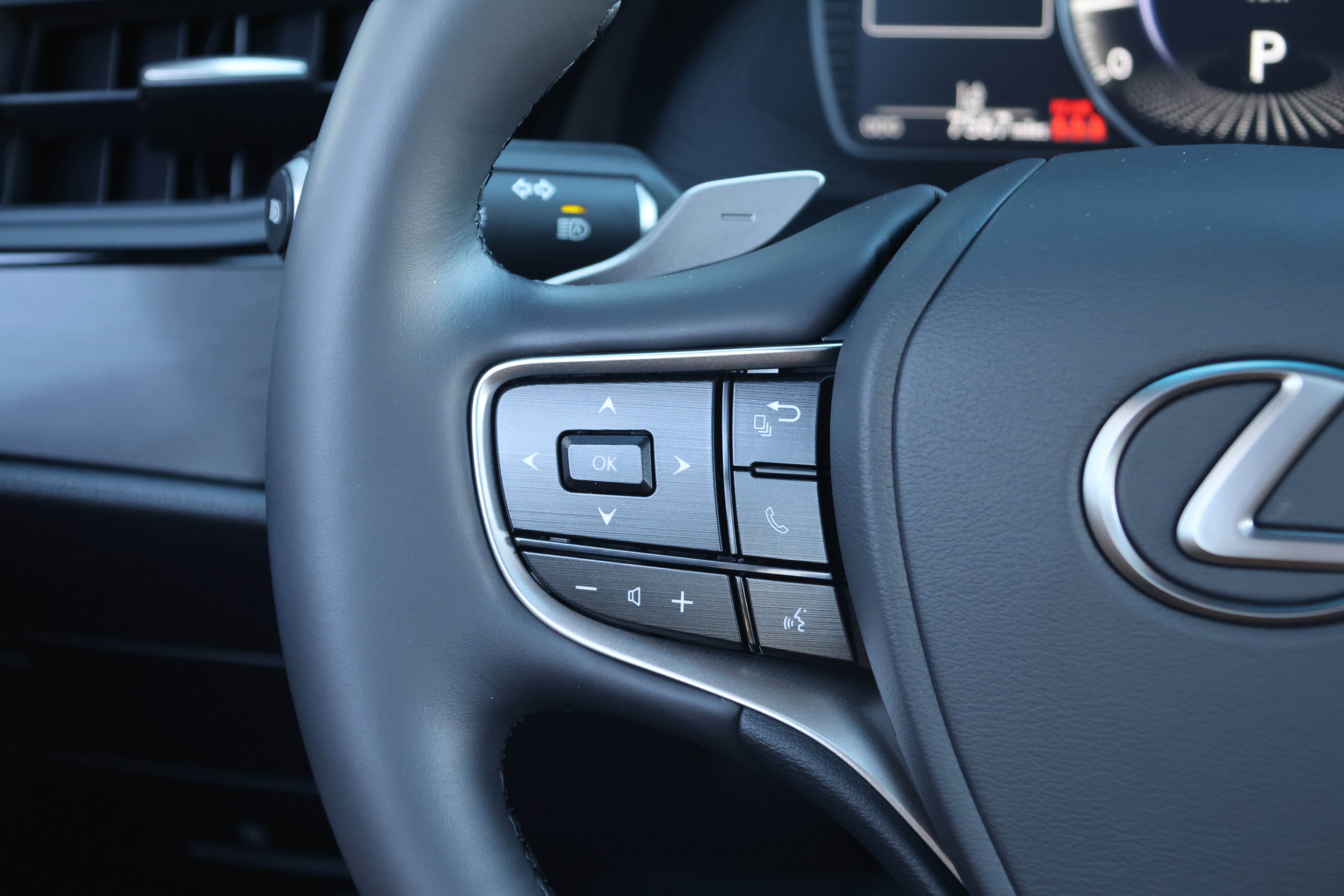 Used 2024 Lexus ES 350 w/ Premium Package FWD image 28