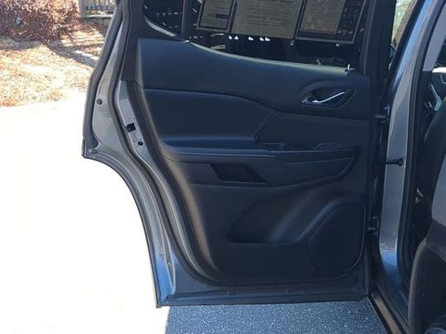 Used 2022 GMC Acadia SLT w/ Elevation Edition image 35