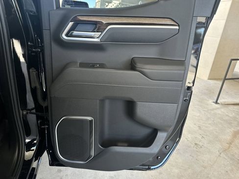 Certified 2025 GMC Sierra 1500 Elevation image 39