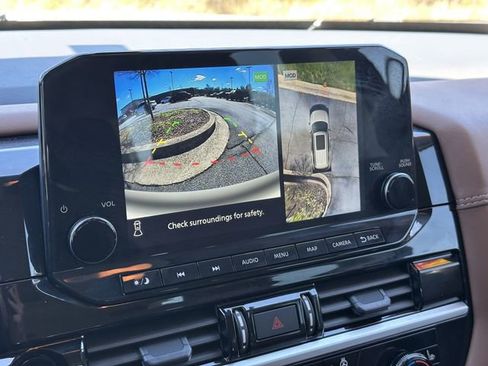 Certified 2025 Nissan Pathfinder Platinum w/ Lighting Package (N92) image 31