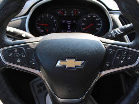 Used 2024 Chevrolet Malibu LT FWD image 17