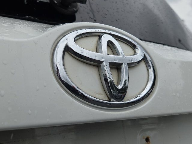 Used 2014 Toyota RAV4 LE AWD/4WD image 28