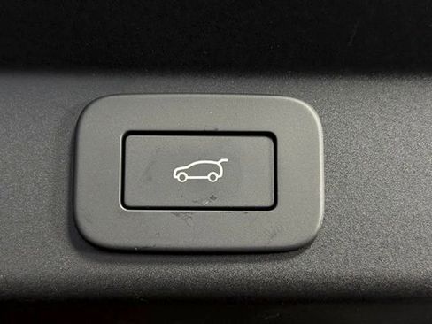 Used 2026 Land Rover Range Rover Sport SE AWD/4WD image 19