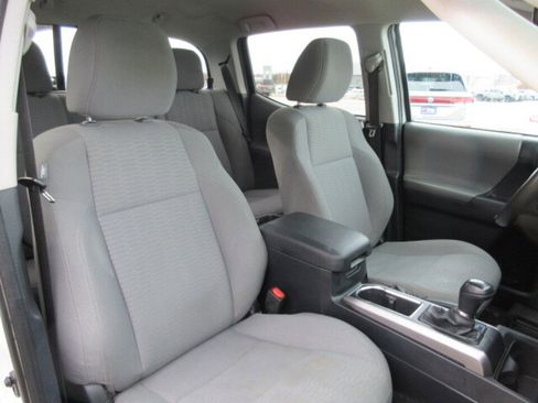 Used 2017 Toyota Tacoma SR5 image 24