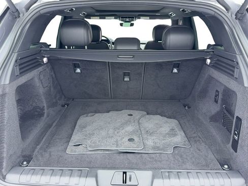 Used 2024 Land Rover Range Rover Sport SE image 12