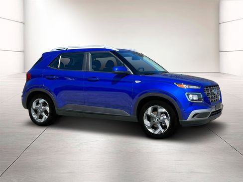 New 2025 Hyundai Venue SEL image 10