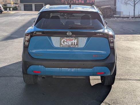 Used 2025 Nissan Kicks SR image 7
