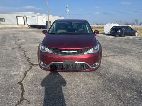 Used 2018 Chrysler Pacifica Touring Plus w/ Tire & Wheel Group image 2