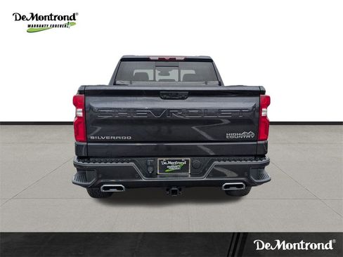 Used 2022 Chevrolet Silverado 1500 High Country w/ Z71 Off-Road Package image 6