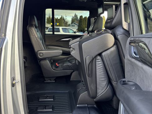 Used 2018 Cadillac Escalade ESV Platinum image 14