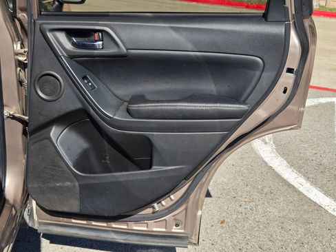 Used 2014 Subaru Forester 2.5i Touring image 26