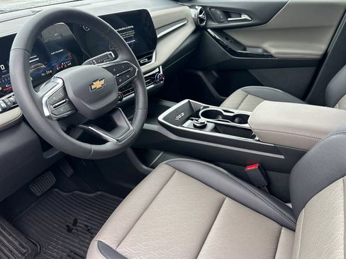 New 2026 Chevrolet Equinox LT w/ Convenience Package II AWD/4WD image 10