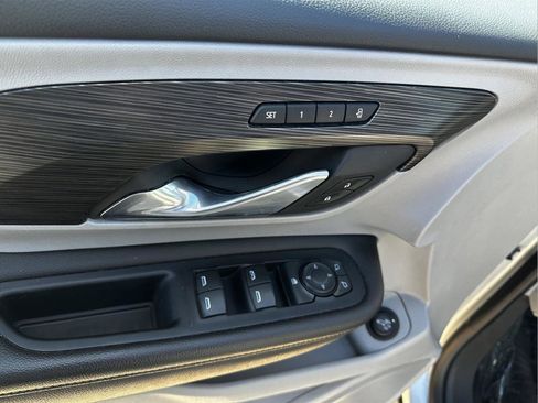 Used 2019 GMC Terrain SLT w/ Preferred Package image 16