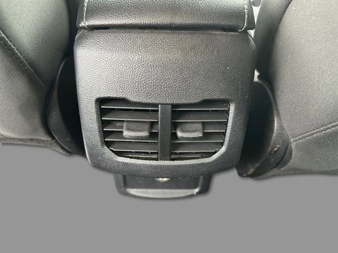 Used 2017 Ford Fusion SE w/ Fusion SE Technology Package FWD image 21