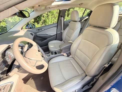 Used 2017 Chevrolet Cruze Premier FWD image 42