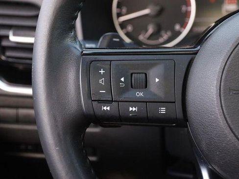 Used 2023 Nissan Rogue SL w/ SL Premium Package image 13