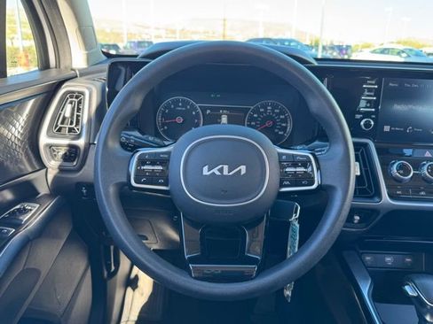 Used 2023 Kia Sorento LX image 14