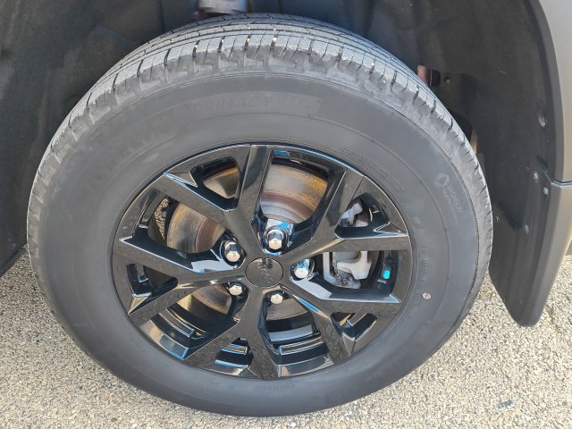 Used 2025 Jeep Grand Cherokee L Altitude AWD/4WD image 14