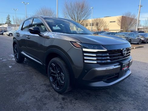 New 2026 Nissan Kicks SR w/ SR Premium Package image 5