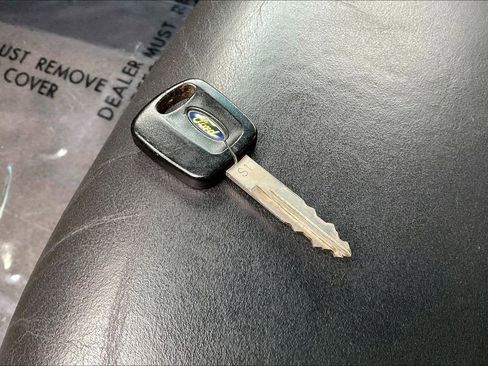 Used 2002 Ford Thunderbird Base image 31