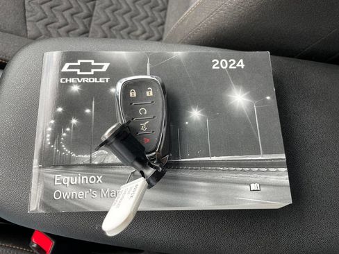 Used 2024 Chevrolet Equinox LT AWD/4WD image 37