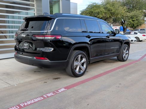 Used 2022 Jeep Grand Cherokee L Limited image 10