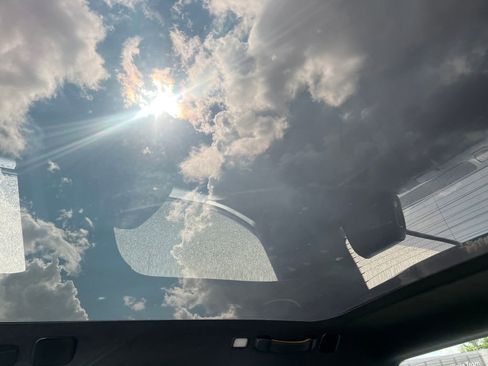 Used 2024 Rivian R1T Adventure image 21