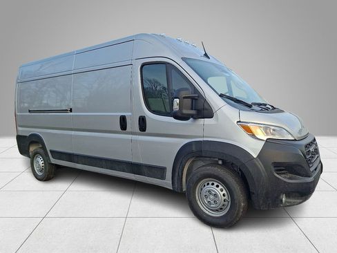 New 2025 RAM ProMaster 2500 w/ Convenience Group image 3