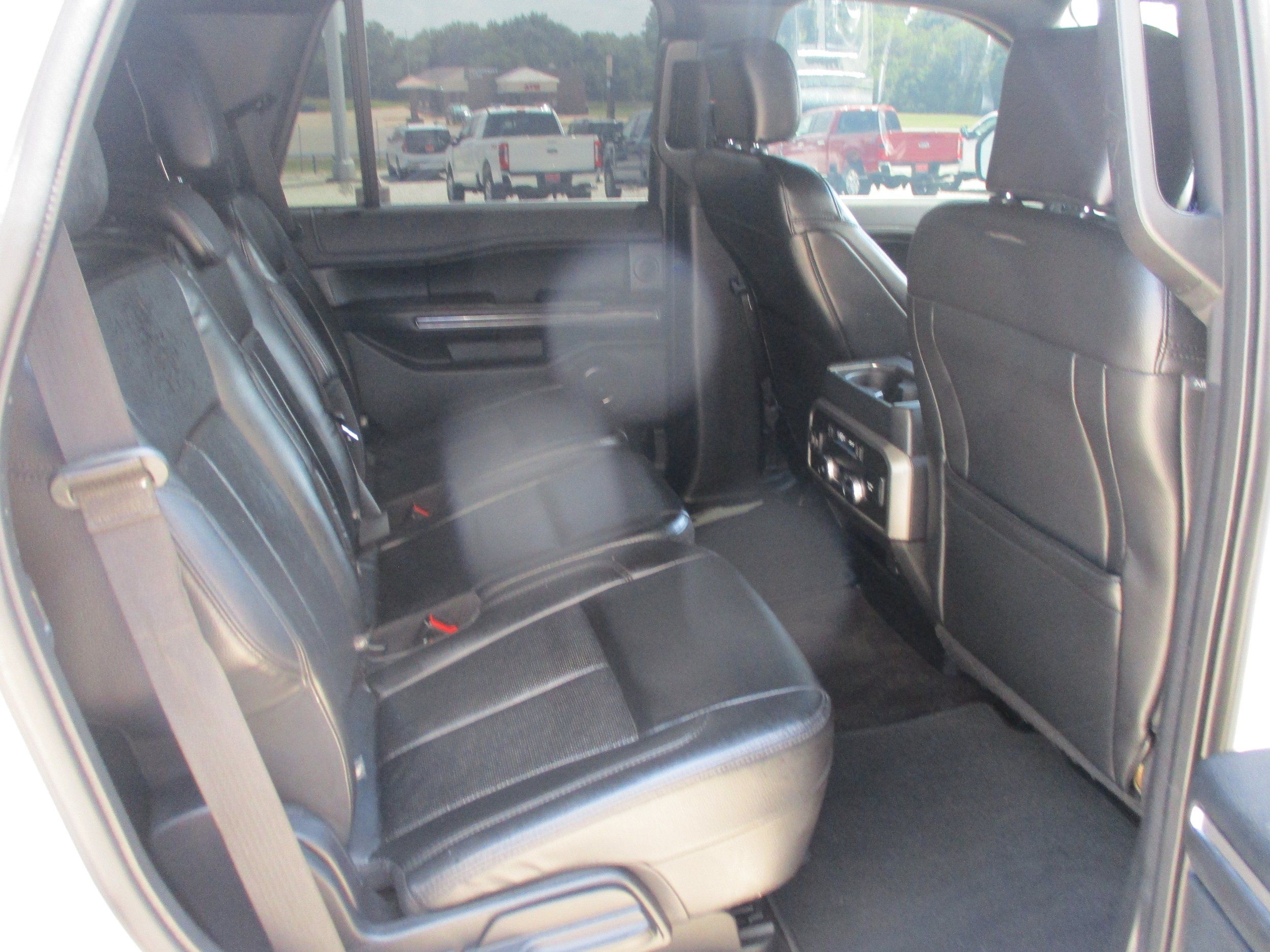 Used 2019 Ford Expedition XLT w/ Equipment Group 202A RWD image 11