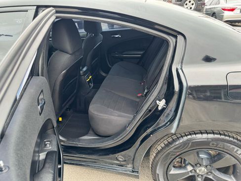 Used 2013 Dodge Charger SE image 11