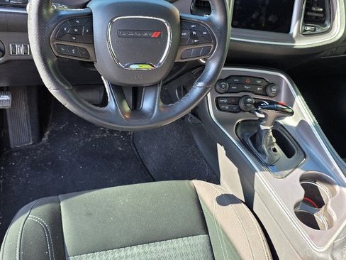 Used 2022 Dodge Challenger SXT w/ Driver Convenience Group image 10
