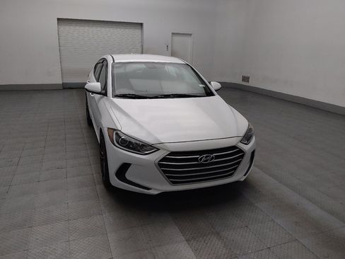 Used 2017 Hyundai Elantra SE image 14