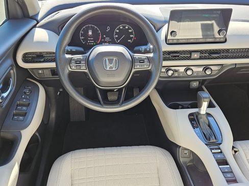 Used 2023 Honda HR-V LX image 12