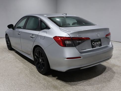 Used 2023 Honda Civic Sport image 5