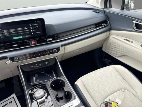 New 2026 Kia Carnival EX FWD image 12