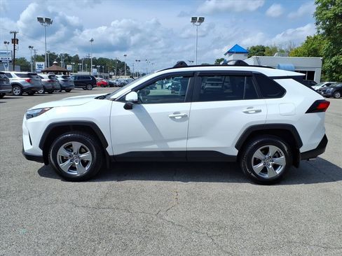 Used 2022 Toyota RAV4 XLE w/ Convenience Package AWD/4WD image 7