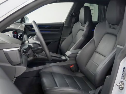 Certified 2025 Porsche Macan 4S Electric image 5