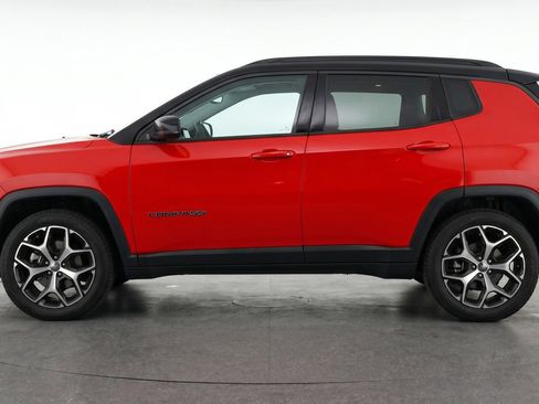 Used 2025 Jeep Compass Limited AWD/4WD image 5