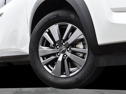 Certified 2025 Nissan Pathfinder SV w/ SV Premium Package image 3