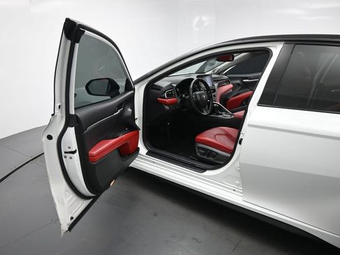 Used 2021 Toyota Camry XSE w/ Navigation Package FWD image 9