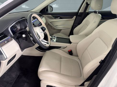 New 2023 Jaguar F-PACE S image 5